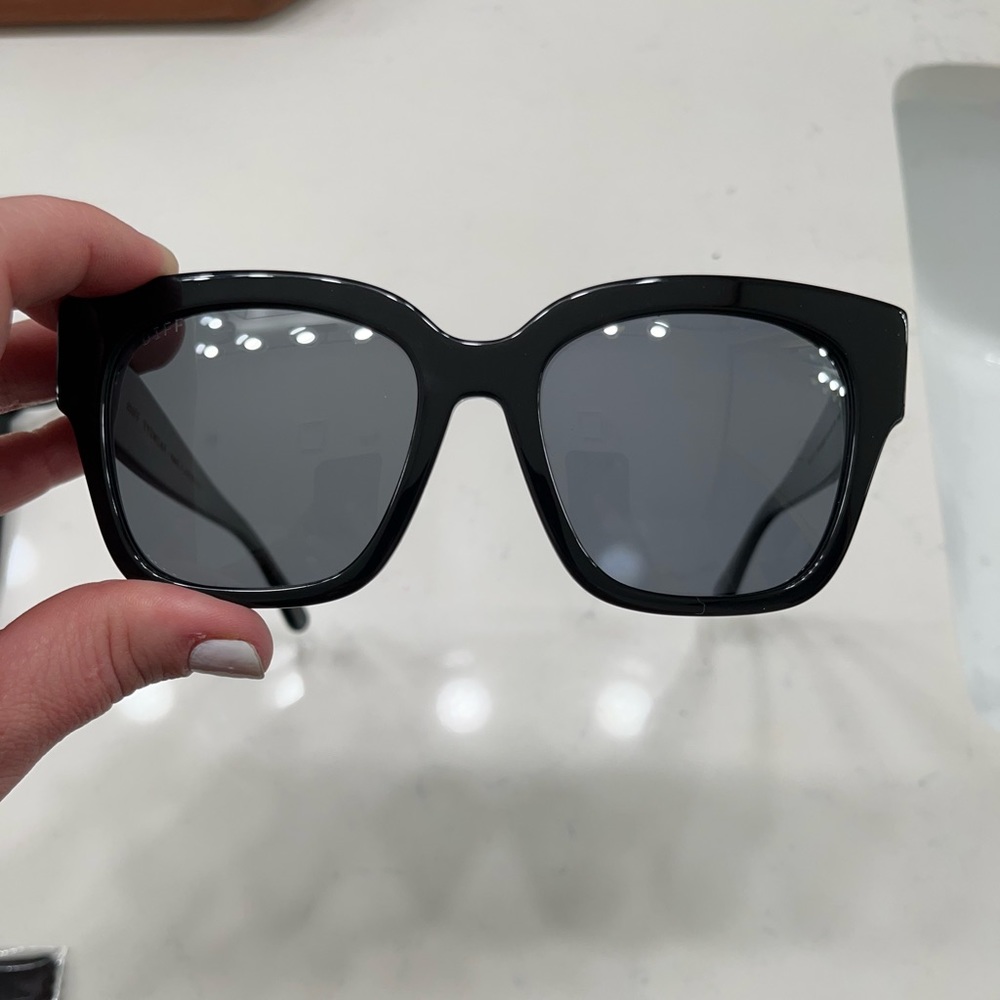 Womens Bella II Diff sunglasses